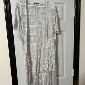 Torrid Kimono One Size Fits Most in off white